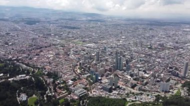 Bogota şehir merkezi binaları monserrate ile