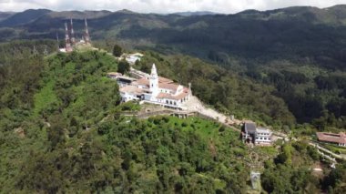 Bogota şehir merkezi binaları monserrate ile