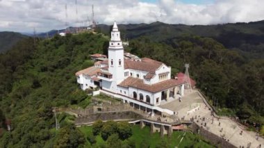 Bogota şehir merkezi binaları monserrate ile