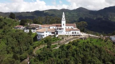 Bogota şehir merkezi binaları monserrate ile