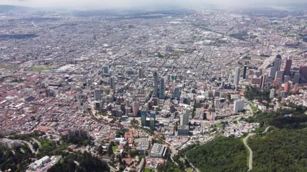 Bogota Stadsutsikt Över Centrum Med Sina Byggnader Monserrate — Stockvideo