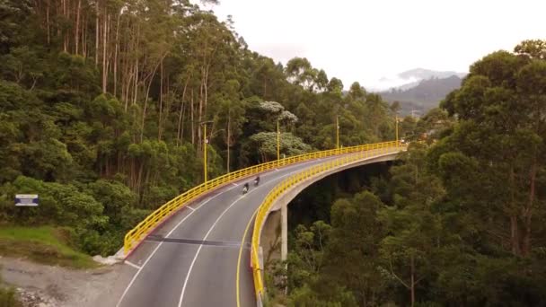 Aerial Images Highway Crosses Central Mountain Range Its Bridges Traffic — Stock Video