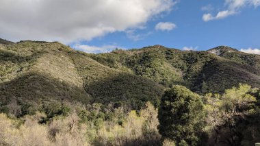 Warner Springs 'in doğusundaki dağlar San Diego bölgesi Kaliforniya Borrego Çölü' nün üzerinde yükseliyor..