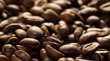 Kavrulmuş kahve çekirdekleri. Kaydırıcı, alanın derinliği