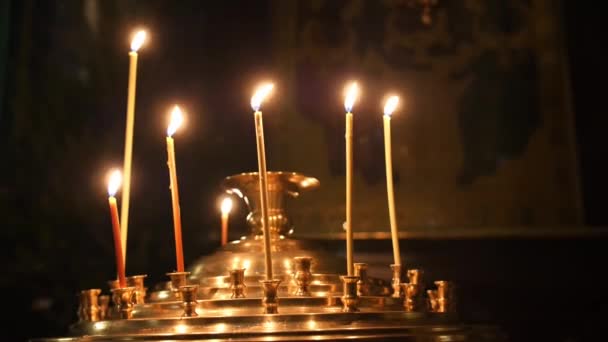 Lueur Dorée Des Bougies Dans Cadre Spirituel Tranquille — Video
