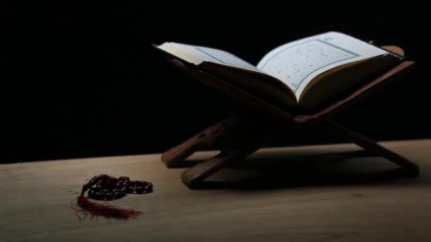 Islamico Musulmano Corano Arabo Religione Libro Allah Corano Preghiera Sacra — Video Stock
