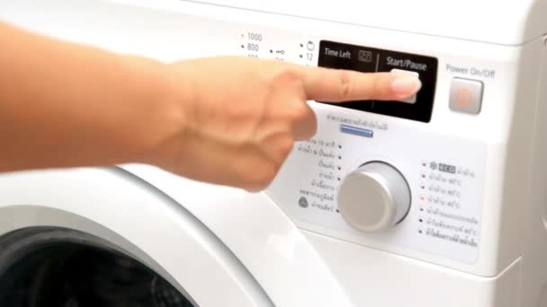 Apparatuur Schoon Service Wassen Elektrisch Gereedschap Reinigen Vuile Kleding Machine — Stockvideo