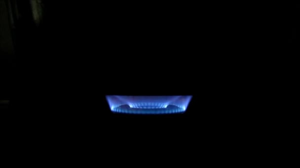 Газове Горіння Кухонної Газової Плити Освітлення Плита Працює Концепція Чорного — стокове відео