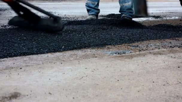 Construção Obras Rodoviárias Trabalhadores Trabalham Reparando Estrada Forma Construção Rua — Vídeo de Stock