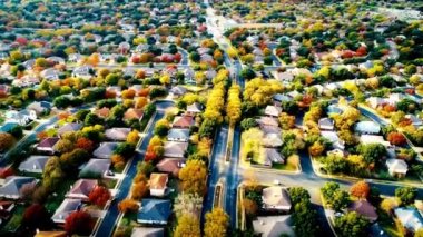 Aerial View Suburban Mahallesi Sonbahar Avustralya. İHA güzel bir altın saat çekti.