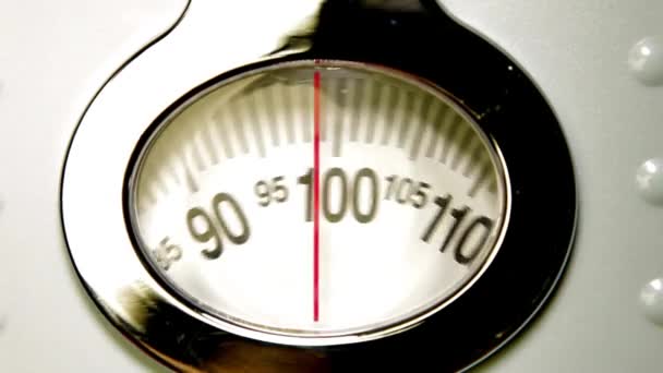 Primer Plano Peso Balanza Pesos Medir Concepto Dieta Salud Fitness — Vídeos de Stock