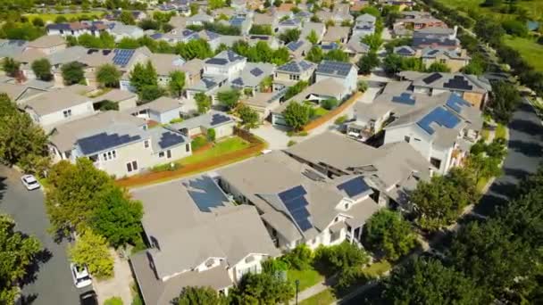 一个建立郊区小区的空中住宅社区 居住在郊区郊区的房地产增长 物业价格4K — 图库视频影像