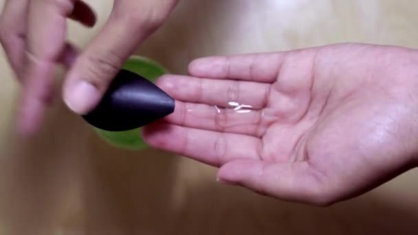 Hand Waschen Mit Händedesinfektionsmittel Antiseptisches Gel Verhindert Ausbreitung Von Keimen — Stockvideo