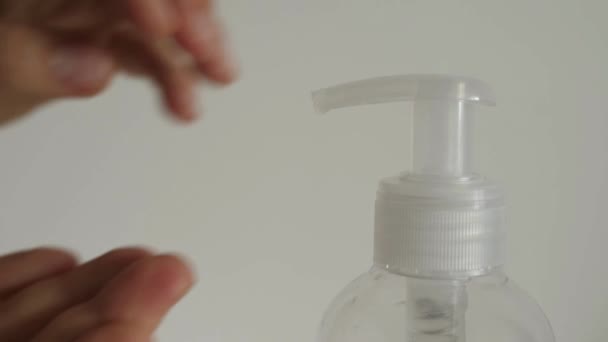 Usando Gel Alcohol Lavado Limpio Desinfectante Manos Bacterias Virus Aislado — Vídeos de Stock