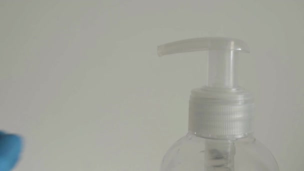 Doctor Limpiando Mano Usando Guante Médico Con Desinfectante Antibacteriano Higiene — Vídeos de Stock