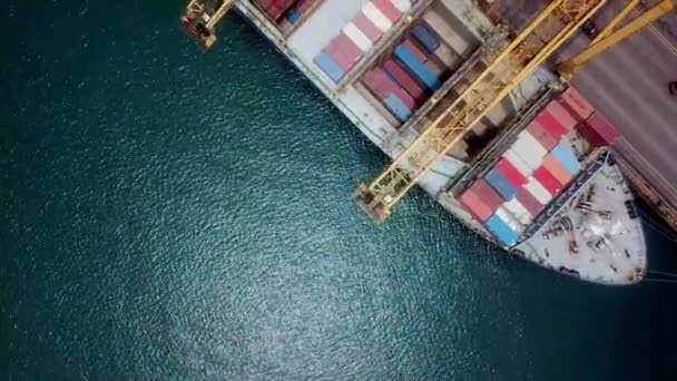Αεροφωτογραφία Πλοίου Μεταφοράς Φορτίου Δεξαμενόπλοιου Πετρελαίου Ελλιμενισμού Θαλάσσια Αποθήκη Εμπορευματοκιβωτίων — Αρχείο Βίντεο