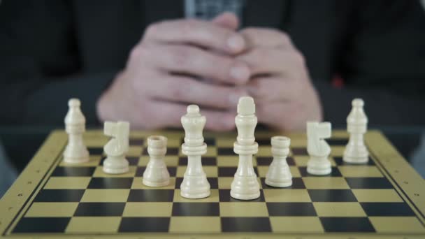 Бизнесмены Играющие Шахматы Бизнес Конкуренции Планирование Совместной Работы Идеи Решения — стоковое видео