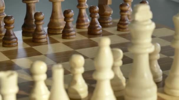Шахматный Крупный План Медленная Съемка Шахматных Фигур Шахматной Доске — стоковое видео