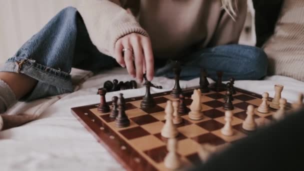 Играть Шахматы Шахматной Доске Стратегии Планирования Концепции Мышления Деятельность Вызов — стоковое видео
