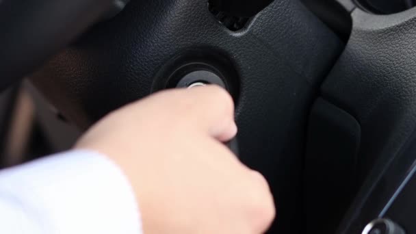 Ligar Ignição Máquina Carro Chave Carro Volta Mão Conceito Começo — Vídeo de Stock