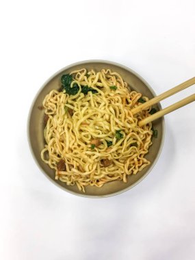 Endonezya 'nın Tadı: Mie Ayam Serbest Bırakıldı, Mie Ayam Odyssey: Endonezya Mutfağının Zengin Geleneklerini Keşfeden, Flat lay Foto