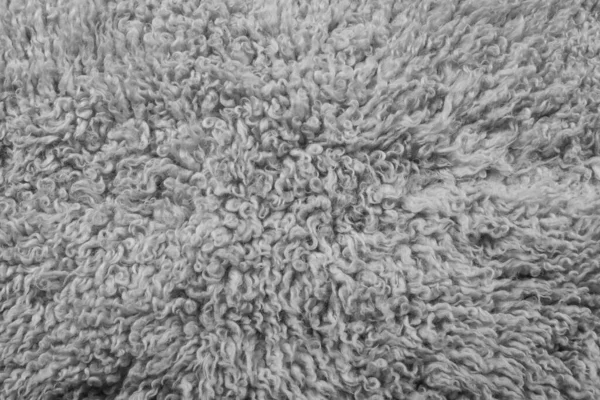 Doku. Hayvan kürkü. Palto uzun ve kısa. Renkli ve tek renkli yün yün. Tilki yünü. Kirpi kürkü.