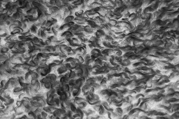 Doku. Hayvan kürkü. Palto uzun ve kısa. Renkli ve tek renkli yün yün. Tilki yünü. Kirpi kürkü.