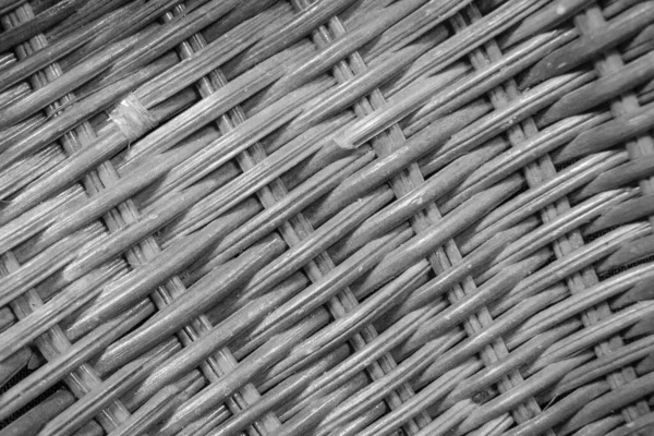 Arkaplan ve tasarım için renk dokusu. Renkli iplikler. Samandan örgü örüyorum. Çantanın ve kumaşın yüzeyi.