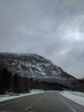 New Hampshire, ABD 'de kış karlı dağ yolları