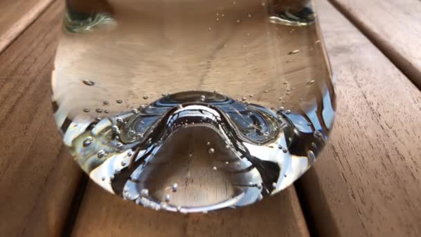 Burbujas Que Desvanecen Limonada Espumosa Vidrio Transparente Detalle Cerca — Vídeos de Stock