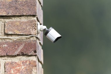 Ev güvenlik kamerası. Güvenlik ve ev koruma kavramı. Metin yerleştirmek için boşluk kopyala.