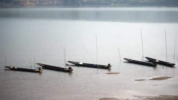 Fishing Boats Moored Mekong River Sunny Small Fishing Boats Wooden — Stock Video