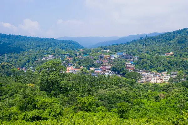 Dawki Hindistan şehridir. Aynı zamanda Sylhet, Bangladeş 'ten de