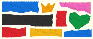 Yırtık bir kağıt parçası. Pürüzlü kenarları ve buruşuk kağıt dokusu olan çok renkli kare çerçeveler. Kolaj çıkartması, yama bandı. Kaligrafi kenarı, izole grunge başlık arkaplanı.