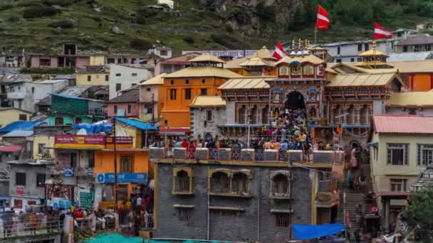 Πλήθος Προσκυνητών Στο Ναό Badrinath Himalaya Του Badri Narayana Timelapse — Αρχείο Βίντεο