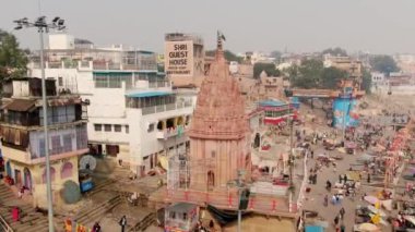 Varanasi Ghat hava aracı görüntüsü, Ganj, Benares, Hindistan 'da 4k sabah - 10.05.2022