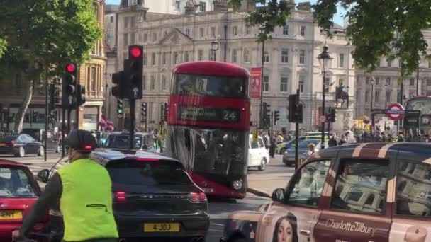 Trafalgar Square London Street View Landmarks Tourists Cinematic Reino Unido — Vídeo de Stock