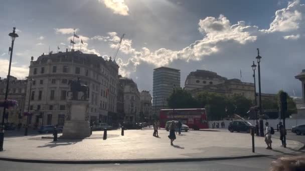 Trafalgar Square London Street View Landmarks Tourists Cinematic 2022 — 图库视频影像