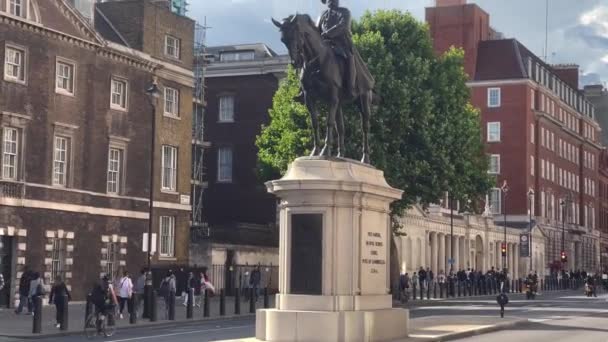 Trafalgar Square London Street View Landmarks Tourists Cinematic 2022 — Video