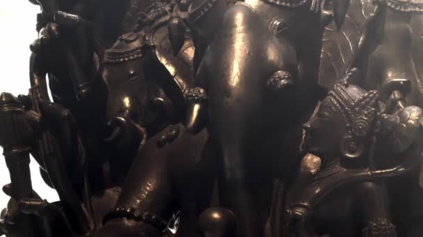 Статуя Древнего Ганеша Близко — стоковое видео