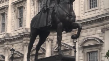 George Duke of Cambridge statue on Trafalgar square London street view landmarks and tourists, 4k cinematic