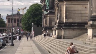 Berliner dom katedrali dış görünüşü 4k sinematik, Berlin, Almanya - 29.07.2022