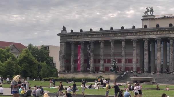 Βερολίνο Altes Μουσείο Εξωτερικό Και Τουρίστες Κινηματογραφική Βερολίνο Γερμανία 2022 — Αρχείο Βίντεο