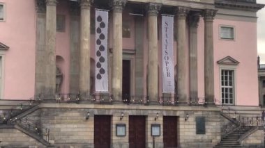 Berlin, şehir merkezi trafiği 22.05.2022 'de.