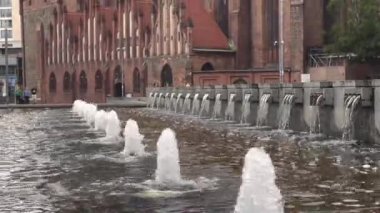 St. Mary Kilisesi, Alexanderplatz, Berlin, şehir manzarası, 4k sineması, Almanya 09.08.2022 