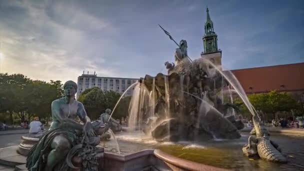 Neptune Fountain Alexanderplatz Berlin Hyperlapse Timelapse Germany 2022 — Vídeo de stock
