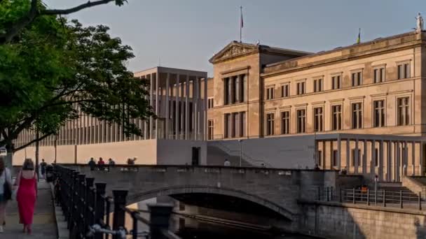 Berlin James Simon Gallery Panoramic Hyperlapse Timelapse Germany 2022 — Stockvideo