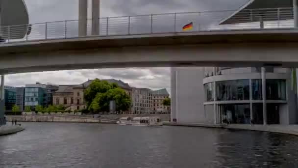 Berlin Boat Tour Panoramic Hyperlapse Timelapse Germany 2022 — Vídeo de Stock