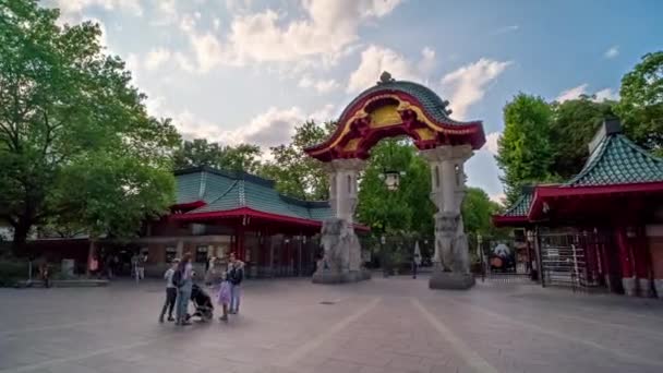 Berlin Zoological Garden Gate Panoramic Hyperlapse Timelapse Germany 2022 — Stock Video