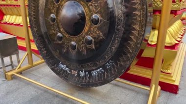 Pattaya, Tayland 'daki Altın Buda Tapınağı' nda büyük gong.
